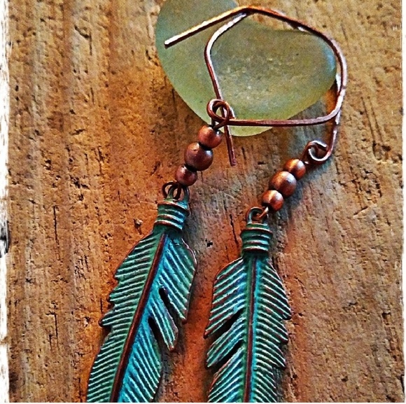 HP!  Boho Cowgirl Turquoise Feather Earrings - Picture 4 of 8